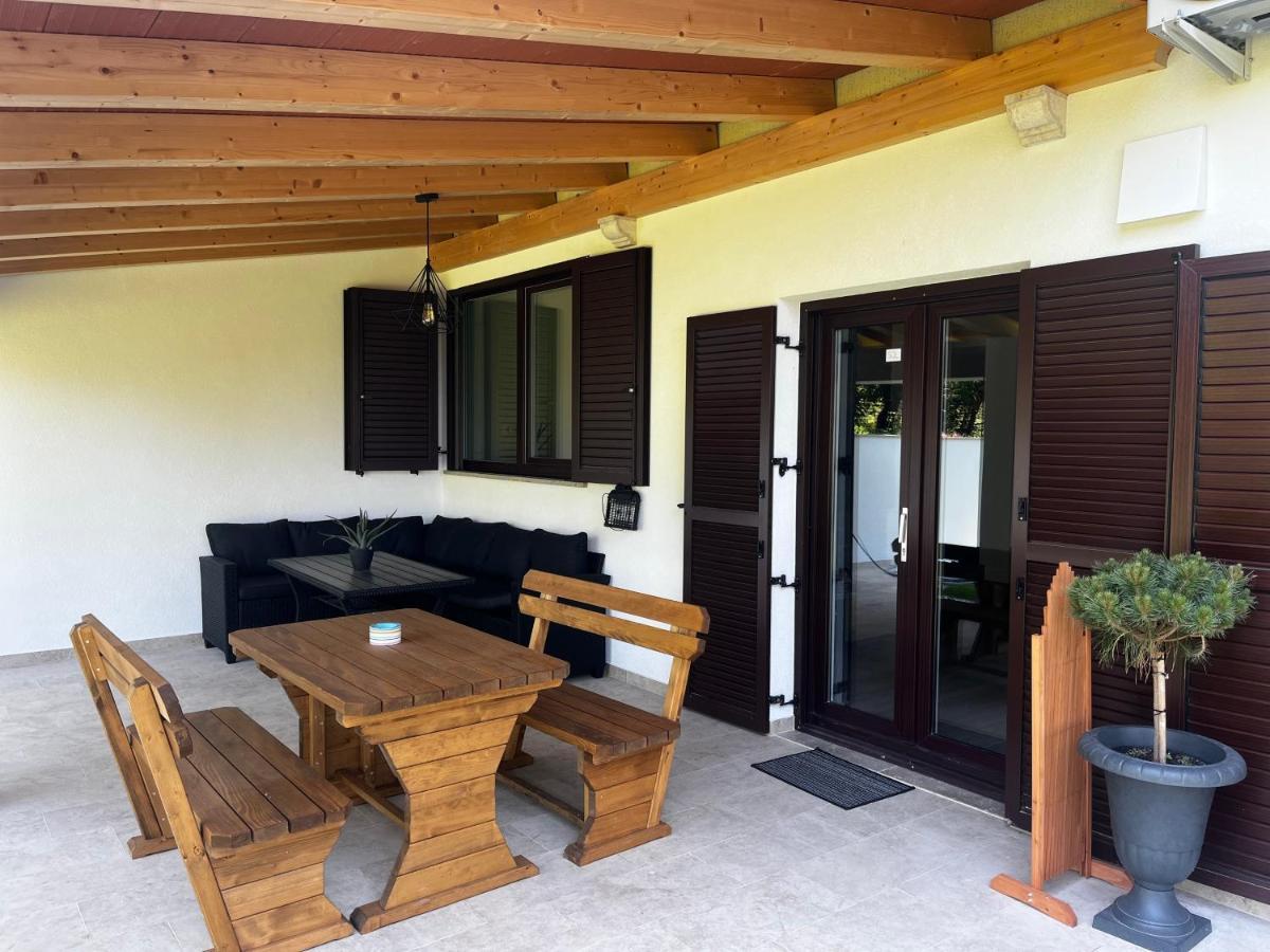 Active Chillax Oasis Apartments Ankaran Exterior foto